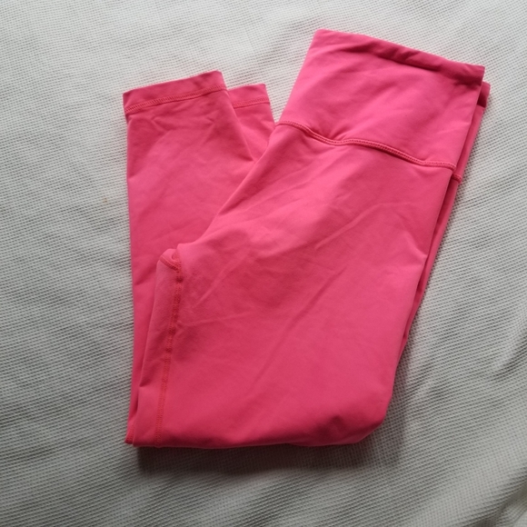 90 Degree Capri Tights - Picture 2 of 3